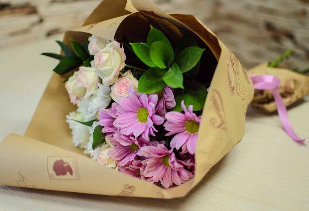 Букет цветов из: Розы и Хризантемы в Лагань