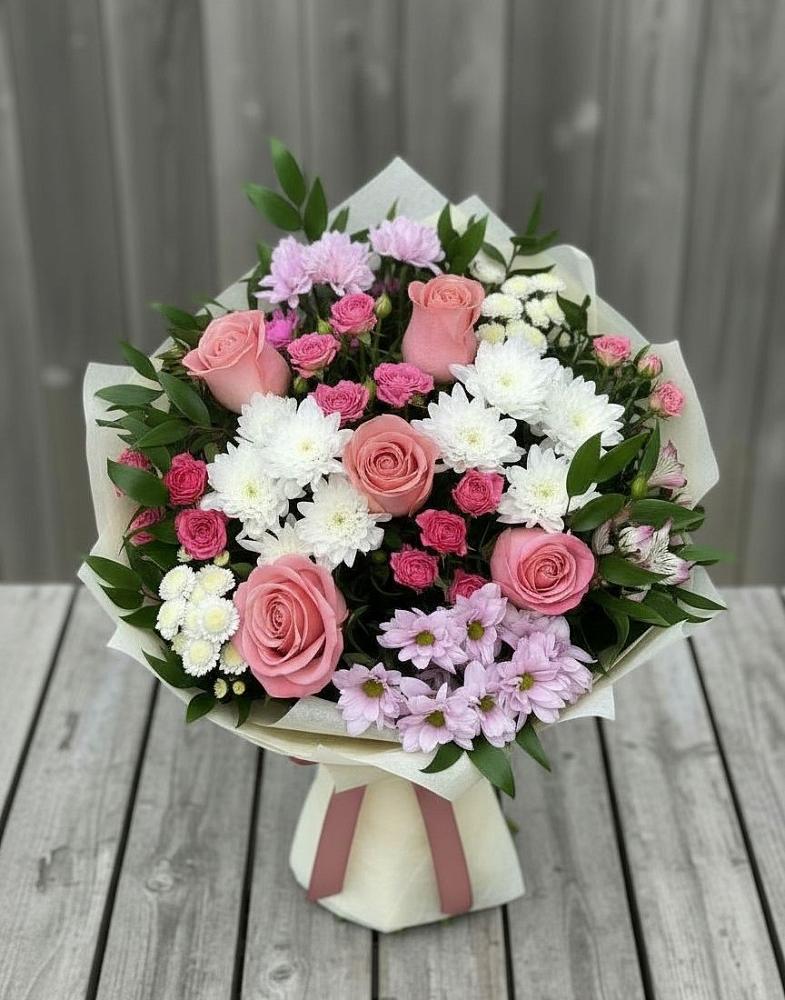 Букет цветов из: Альстромерии, Гвоздики, Розы и Хризантемы в Лагань