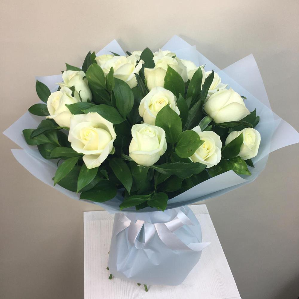 Букет 15 Белых роз Проуд в Лагань