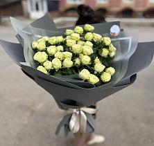 Букет Белые кустовые розы Солинеро в Лагань