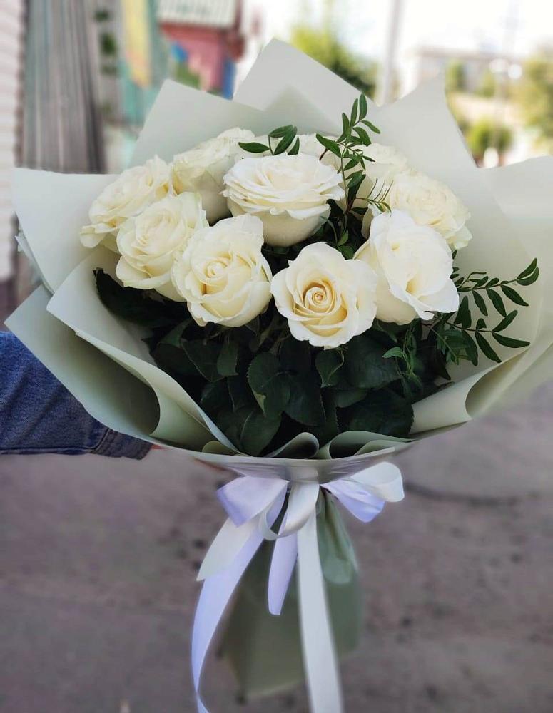 Букет Белые розы Проуд в Лагань