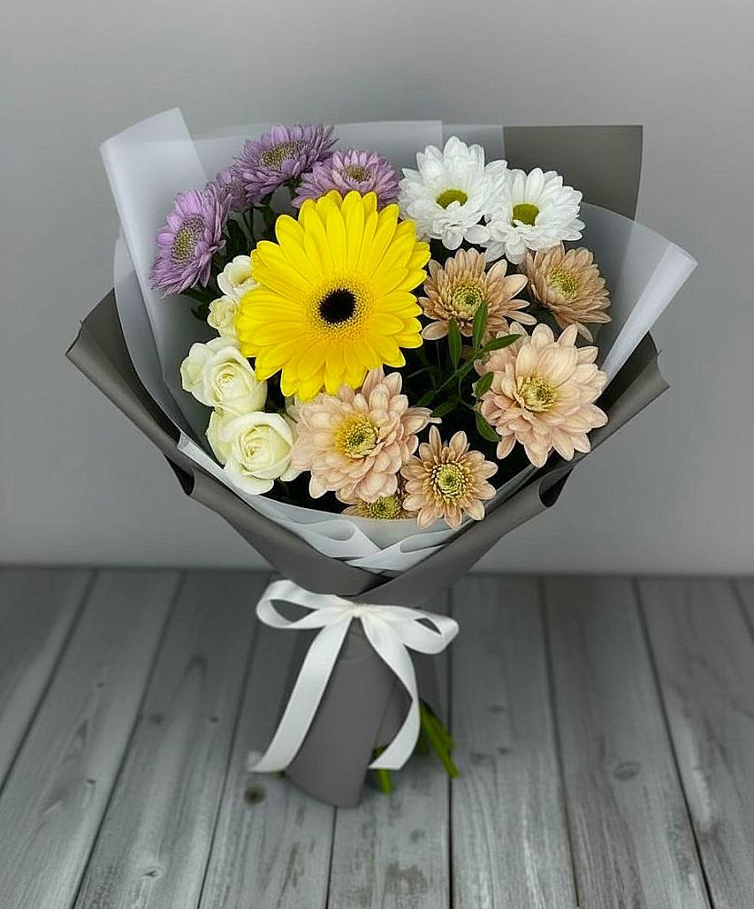 Букет цветов из: Розы, Герберы и Хризантемы в Лагань