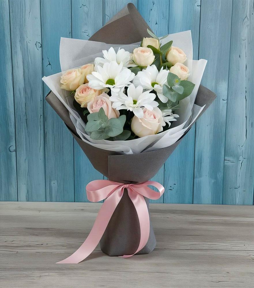 Букет цветов из: Хризантемы и Розы в Лагань