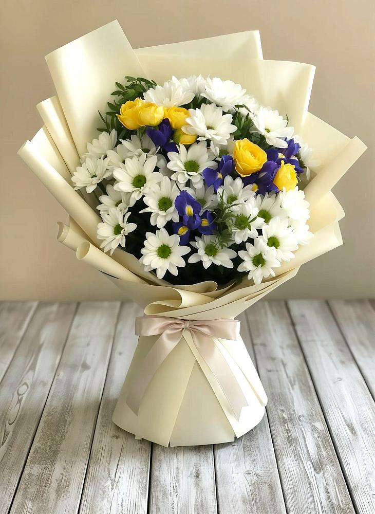 Букет цветов из: Ирисы, Хризантемы и Розы в Лагань