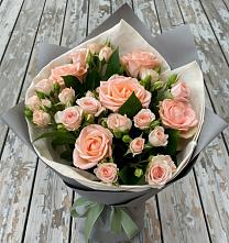 Букет цветов из:  Розы в Лагань