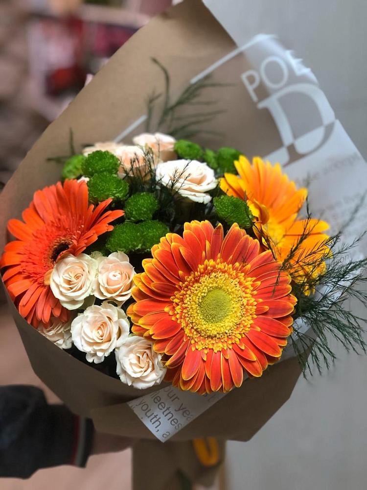 Букет цветов из: Герберы, Хризантемы и Розы в Лагань