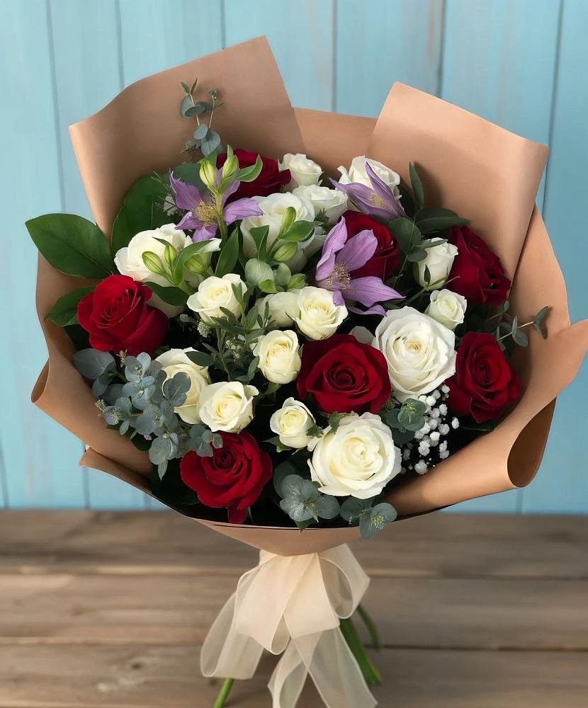 Букет цветов из: Розы и Альстромерии в Лагань