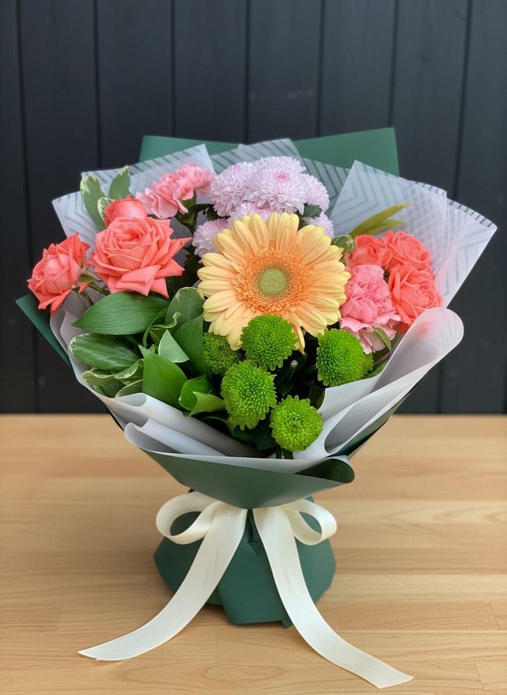 Букет цветов из: Гвоздики, Розы, Герберы и Хризантемы в Лагань