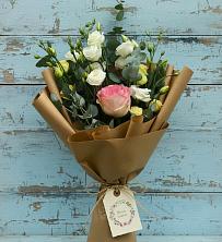 Букет цветов из:  Розы и Лизиантусы в Лагань