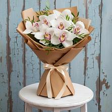 Букет цветов из:  Орхидеи и Розы в Лагань